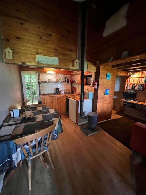 Cabane Dans Les Bois Avec Vue Sur Les Pyrenees Saint-Laurent-de-Neste 外观 照片